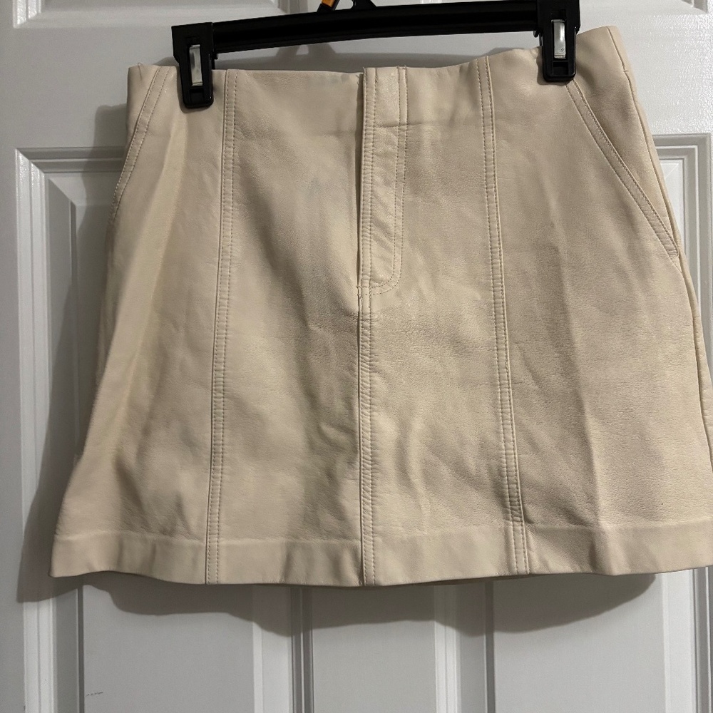 Zara faux leather beige mini skirt size 4